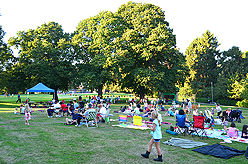 LAURELHURST SALMON BAKE 2013