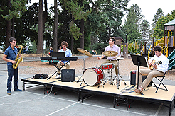 LAURELHURST SALMON BAKE 2017