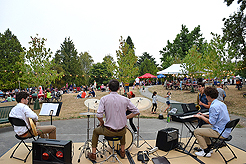 LAURELHURST SALMON BAKE 2017