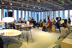 KNOLL CATWALK FASHION SHOW