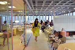 KNOLL CATWALK FASHION SHOW