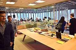 KNOLL CATWALK FASHION SHOW