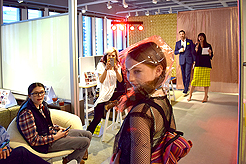 KNOLL CATWALK FASHION SHOW