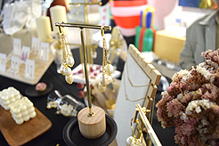 MG2 - HOLIDAY MARKET