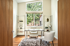 BROOKSIDE MODERN SHOWPIECE