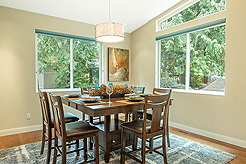 BROOKSIDE MODERN SHOWPIECE