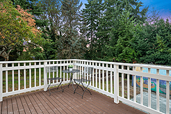 WHITE CENTER CRAFTSMAN