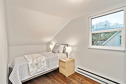 WHITE CENTER CRAFTSMAN