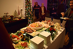 A COCKTAIL CHRISTMAS PARTY