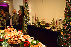 A COCKTAIL CHRISTMAS PARTY