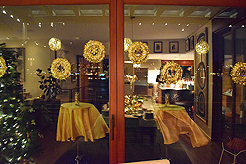 A SPARKLING NEW YEARS