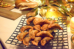 A SPARKLING NEW YEARS