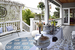 SHOWER THE BRIDE AND GROOM