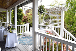 SHOWER THE BRIDE AND GROOM