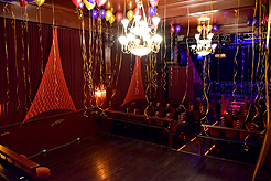 LE FAUX BIRTHDAY EXTRAVAGANZA