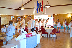 MI16 - THE MERCER ISLAND SWEET SIXTEEN